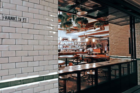 Public Bar - Accommodation 4U 0