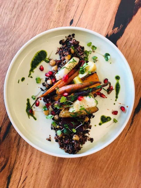 Zeppelin Kitchen - Accommodation 4U 0