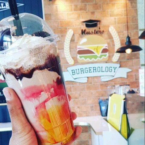 Glamorama - Accommodation 4U 0