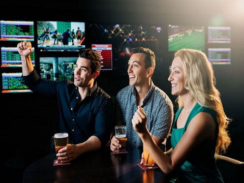 Steelers Leagues Club - Accommodation 4U 1