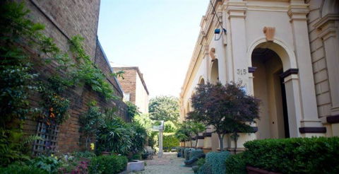 Vietnamese Saigon Star - Accommodation 4U 13