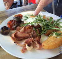 Cafe La Mer - Accommodation 4U