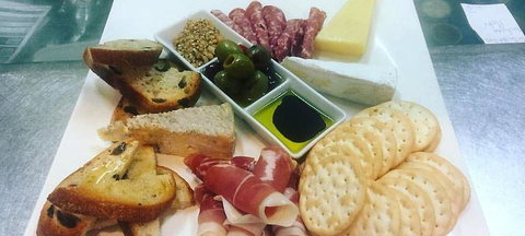 Stonebar Seafood Brasserie - Accommodation 4U 1