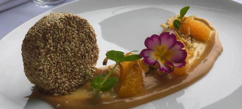 The Q Train - Accommodation 4U 0