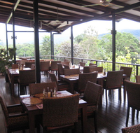 Highlander Tavern Restaurant  Bar - Accommodation 4U