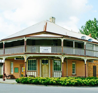 The Victoria Hotel Hinton - Accommodation 4U