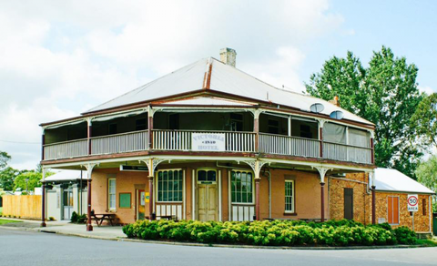 The Victoria Hotel Hinton - Accommodation 4U 0
