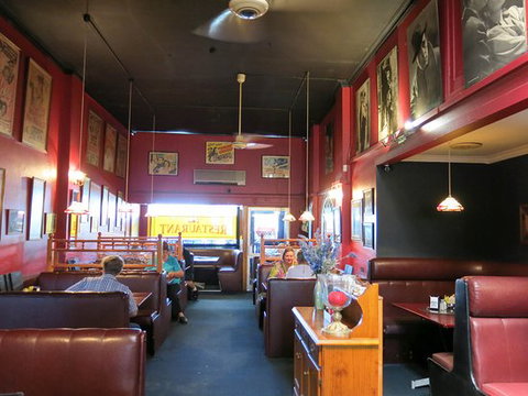 Lou’s Cafe Restaurant - Accommodation 4U 0