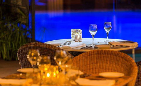 The Deck Poolside Bar & Restaurant - Accommodation 4U 2