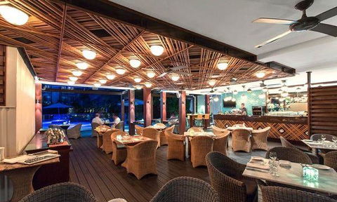 The Deck Poolside Bar & Restaurant - Accommodation 4U 3