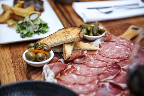 Metropolitan Hotel - Accommodation 4U 0