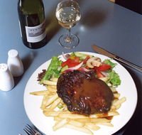 Bridge Hotel Bistro - Accommodation 4U