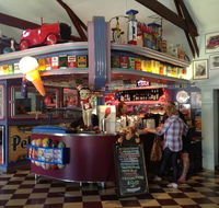 Cruzin' in the 50's Diner - Accommodation 4U