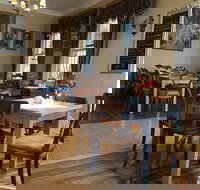 Madame M cafe - Accommodation 4U