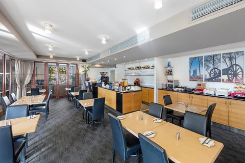 The Courtside Restaurant - Accommodation 4U 0