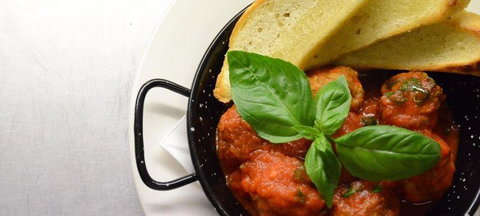 FOS Kitchen & Bar - Accommodation 4U 3