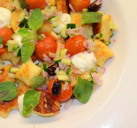 FOS Kitchen & Bar - Accommodation 4U 5