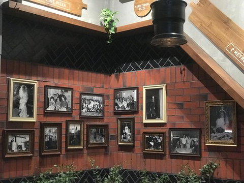 Criniti's Carousel - Accommodation 4U 0