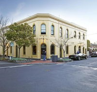 College Lawn Hotel - Accommodation 4U
