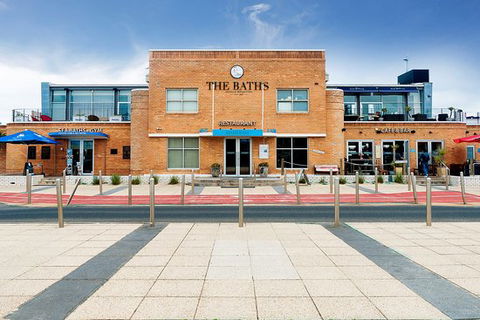 The Baths Upstairs - Accommodation 4U 0