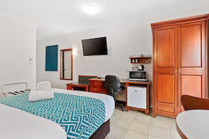 The Coffee House Apartments & Bistro - Accommodation 4U 2