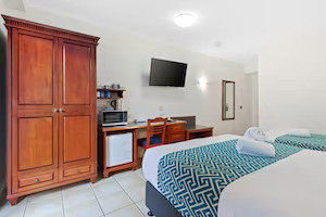 The Coffee House Apartments & Bistro - Accommodation 4U 6