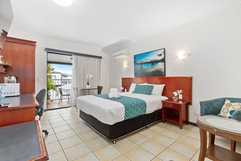 The Coffee House Apartments & Bistro - Accommodation 4U 16