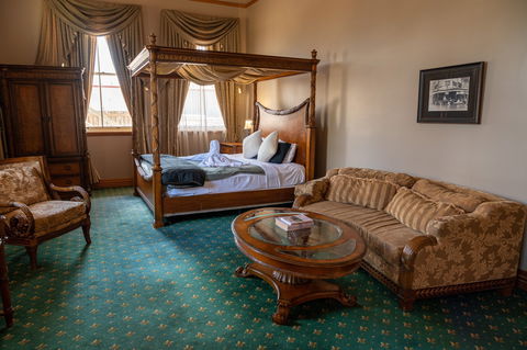 Denison Boutique Hotel - Accommodation 4U 12