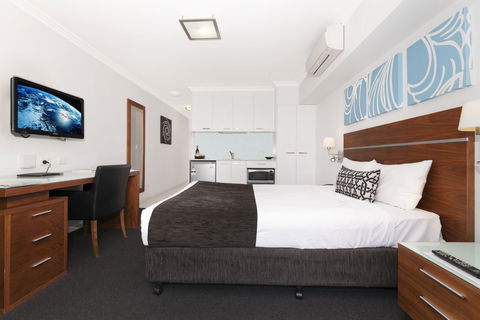 Chino Hotel - Accommodation 4U 2