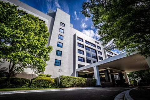 Crowne Plaza Canberra - Accommodation 4U 1