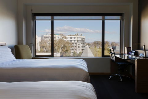 Crowne Plaza Canberra - Accommodation 4U 4