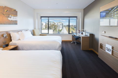 Crowne Plaza Canberra - Accommodation 4U 6