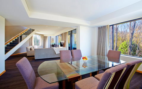 Crowne Plaza Canberra - Accommodation 4U 13