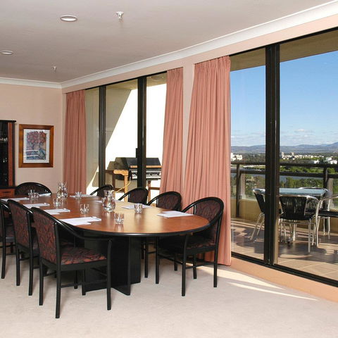 BreakFree Capital Tower - Accommodation 4U 12