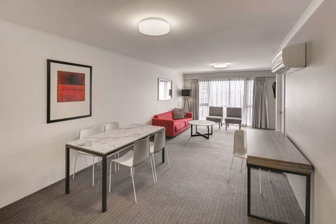 Adina Serviced Apartments James Court - Accommodation 4U 5