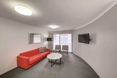 Adina Serviced Apartments James Court - Accommodation 4U 12
