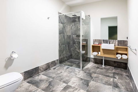 Nightcap At Commercial Hotel - Accommodation 4U 2