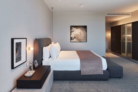 Eos by SkyCity - Accommodation 4U 6