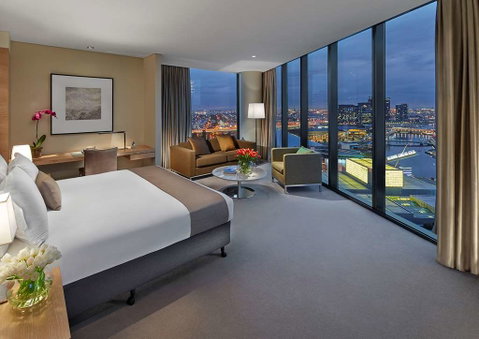 Crown Promenade Hotel - Accommodation 4U 8