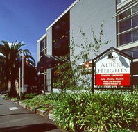 Albert Heights Service Apts - Accommodation 4U