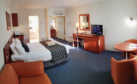 Amber Court Motor Inn - Accommodation 4U 1