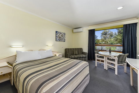 William Macintosh Motor Lodge - Accommodation 4U 1
