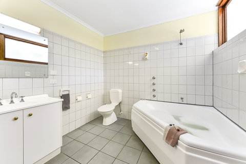 William Macintosh Motor Lodge - Accommodation 4U 2