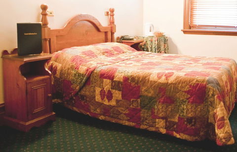 O'Malleys Hotel - Accommodation 4U 1