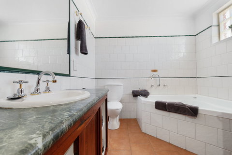 The Georgian Motor Lodge - Accommodation 4U 1