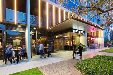 East Hotel - Accommodation 4U 1
