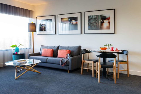 East Hotel - Accommodation 4U 4