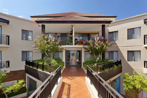 Astra Apartments The Griffin - Accommodation 4U 2