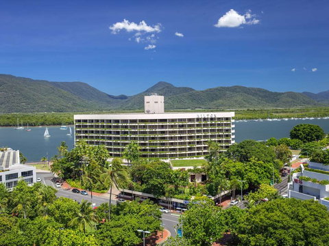Hilton Cairns - Accommodation 4U 2