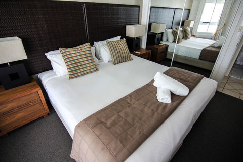 Phoenician Resort - Accommodation 4U 1